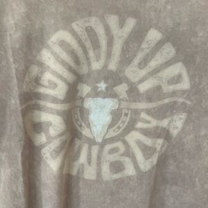 Giddy Up Cowboy Graphic Tee size medium